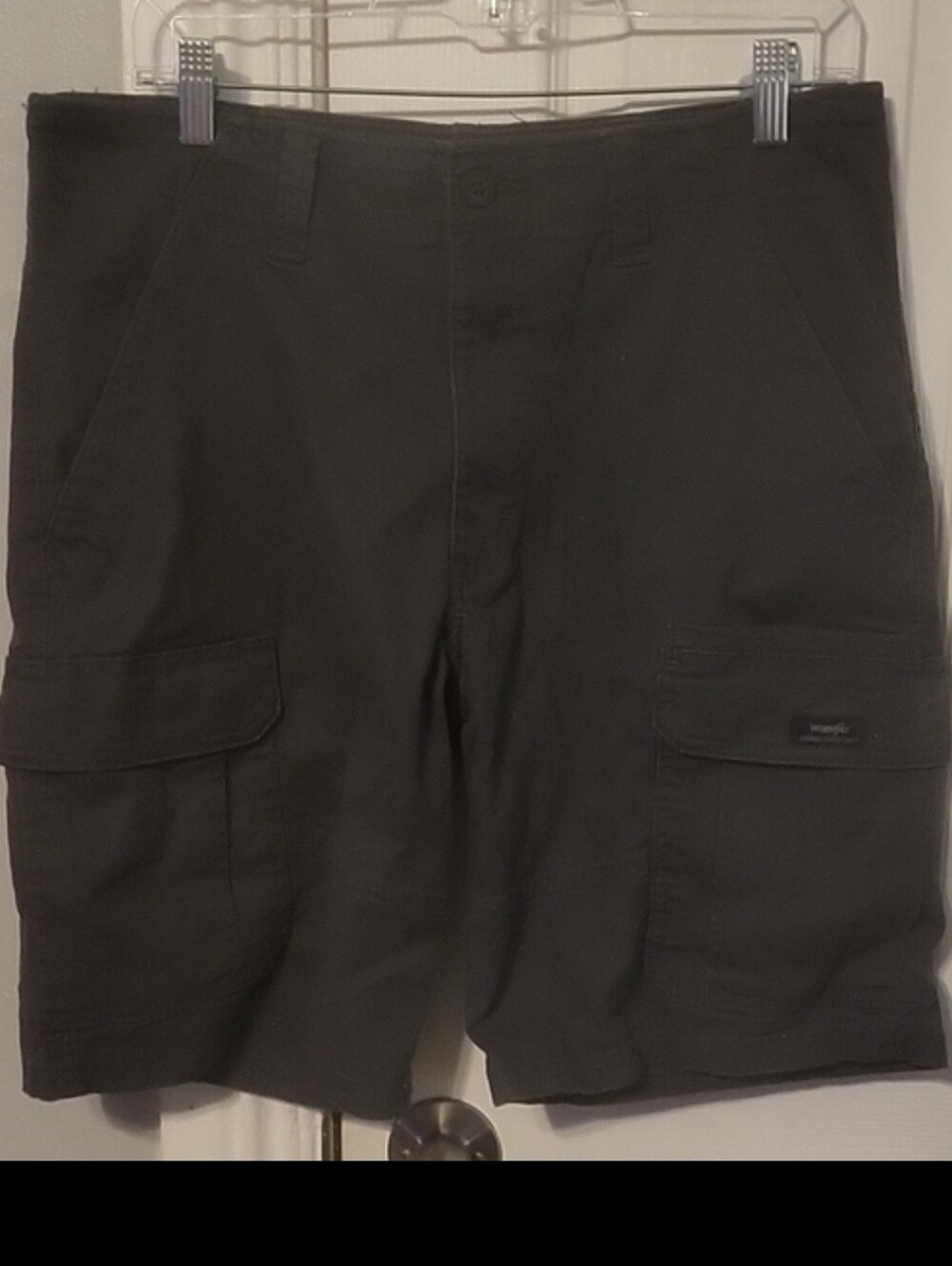 Wrangler Men's Cargo Shorts in Dark Gray